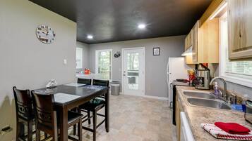 Apartment (0 Bedroom) | Interior