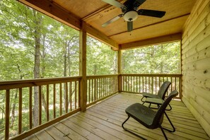 Apartment (0 Bedroom) | Interior - Private Hot Tub, Yard: Pet-friendly Whittier Cabin (Whittier)