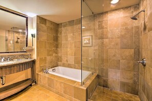 Apartment (1 Bedroom) | Interior - Condo w/ Outdoor Heated Pool + Hot Tub Access! (Cle Elum)
