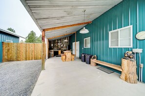 Cottage (2 Bedrooms) | Interior - Unique Country Farmhouse Near Lake Roosevelt (Davenport)