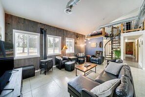 Cottage (2 Bedrooms) | Front of property