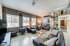 Cottage (2 Bedrooms) | Front of property