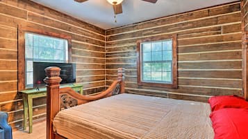2 bedrooms, laptop workspace, bed sheets