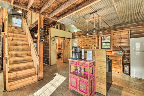 Peaceful Pet-friendly Cabin on Nueces River!