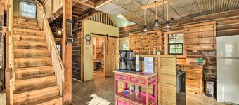 Peaceful Pet-friendly Cabin on Nueces River!