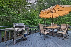 House (4 Bedrooms) | Front of property - Lake Access & Fire Pit: Spacious Tobyhanna Home! (Tobyhanna)