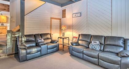 Inviting Countryside Home: 4 Mi to Long Lake!