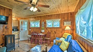 House (2 Bedrooms) | Depan hartanah