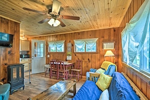 House (2 Bedrooms) | Interior