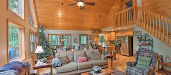 Andrews Cabin w/ Game Room & Covered Porch!