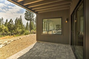 Exterior detail - Sleek & Spacious Incline Village Hideaway! (Incline Village)