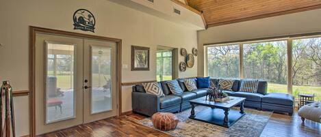 House (4 Bedrooms) | Interior