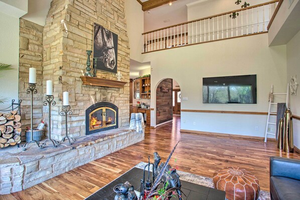 Interior - 16-acre Pilot Point Ranch: Private Pond & Hot Tub (Pilot Point)
