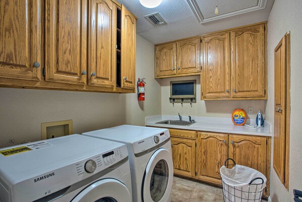 บ้านพัก (4 Bedrooms) | ภายใน