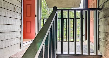 Condo w/ Sunroom, Near Downtown Hendersonville!