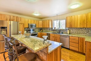 Apartment (2 Bedrooms) | Interior - Hillside Anchorage Home by Hiking & Biking Trails! (Anchorage)