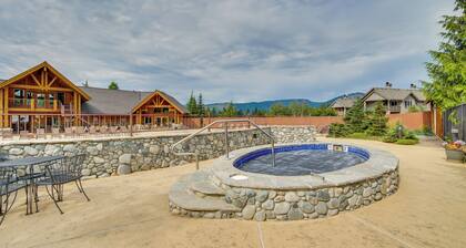 Cozy Ronald Retreat w/ Community Amenities!