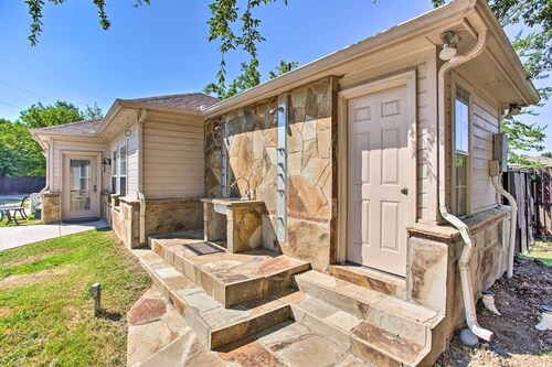 Pet-friendly House w/ Pool ~ 3 Mi to Downtown