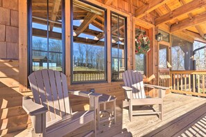 House (1 Bedroom) | Interior - Pet-friendly Cabin w/ Mtn Views in Chinquapin! (Glenville)