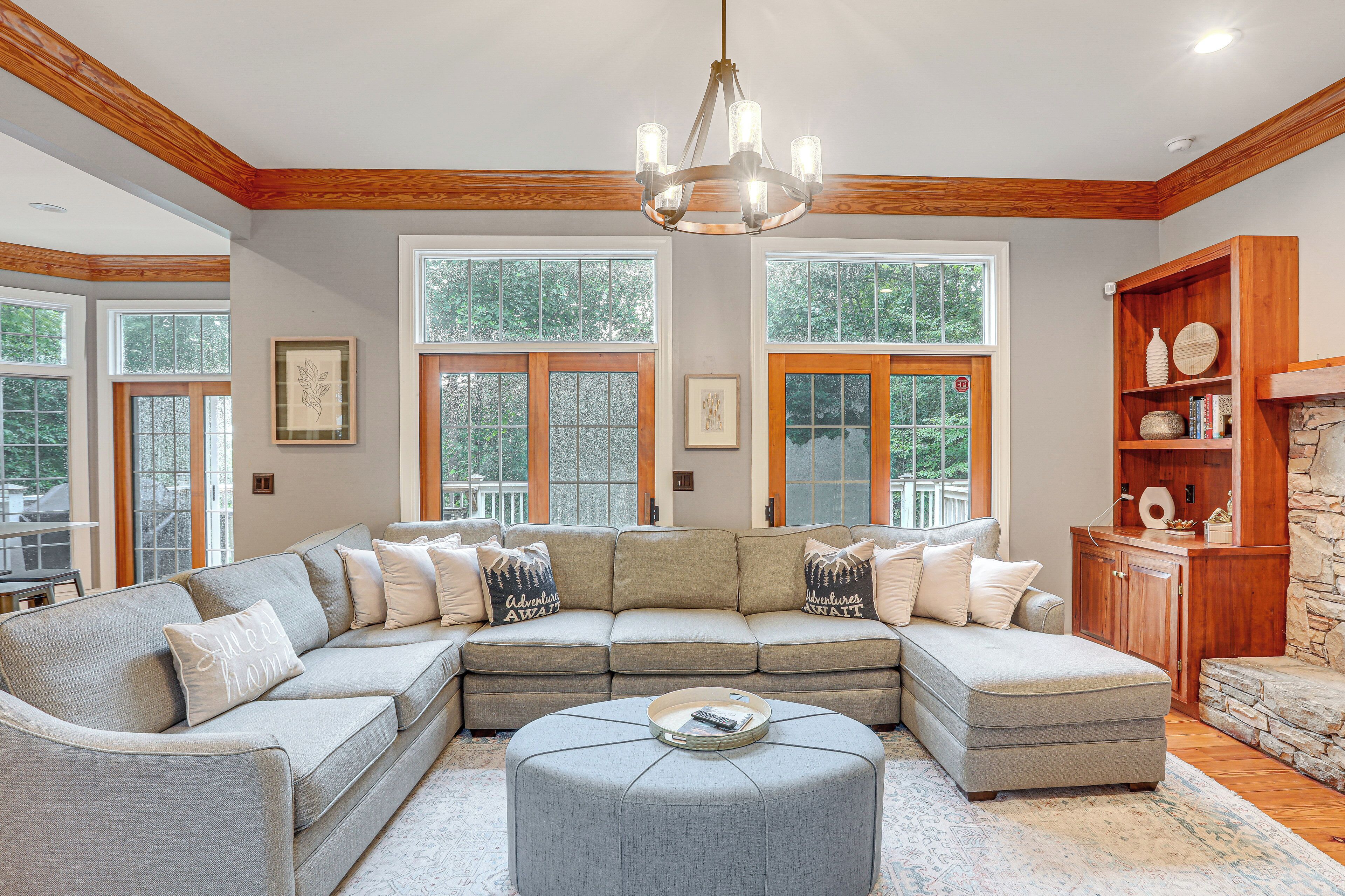 House (5 Bedrooms) | Interior