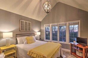 House (5 Bedrooms) | Interior - Boone Home w/ Fire Pit - Near App Ski & Sugar Mtn! (Boone)