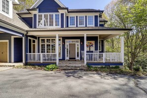 House (5 Bedrooms) | Interior