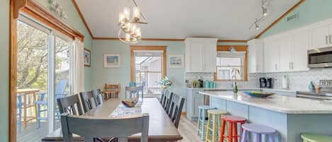 House (3 Bedrooms) | Interior