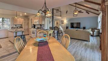 House (3 Bedrooms) | Interior