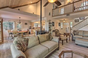 House (3 Bedrooms) | Interior