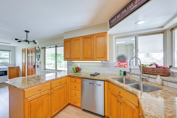 House (5 Bedrooms) | Interior - Family-friendly Yakima Escape w/ Yard & Pool! (Yakima)