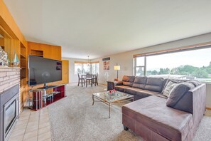 House (5 Bedrooms) | Interior