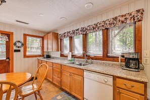 Cottage (3 Bedrooms) | Interior - Private Dock & Beach! Lake Norman Cottage Hideaway (Mooresville)
