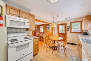 Interior - Private Dock & Beach! Lake Norman Cottage Hideaway (Mooresville)