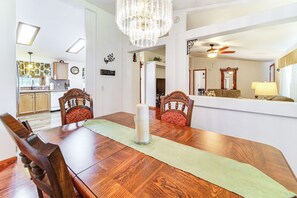 House (3 Bedrooms) | Interior