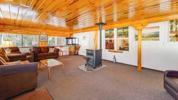 House (3 Bedrooms) | Living area | TV, fireplace