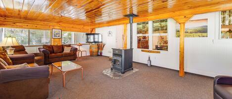 Hús (3 Bedrooms) | Stofa | Sjónvarp, arinn