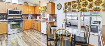 Mtn Gate Guest House ~ 6 Mi to Shasta Lake!