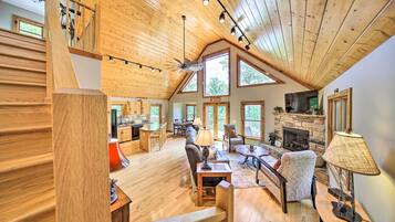 House (4 Bedrooms) | Interior