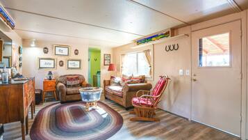 Cottage (2 Bedrooms) | Interior