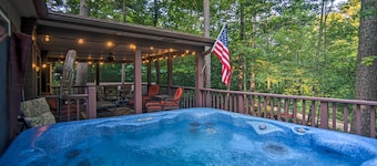 Broken Bow Oasis: Hot Tub, Fire Pit & Patio