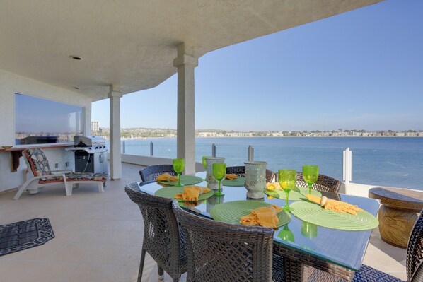 Apartment (3 Bedrooms) | Outdoor dining