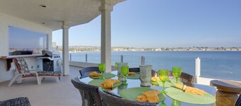 Beachfront San Diego Condo w/ Patio on the Bay!
