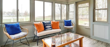 المنشأة من الداخل