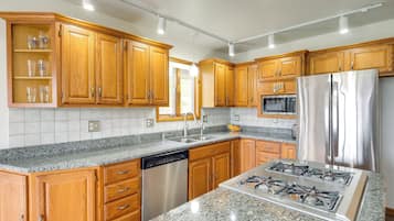 Cottage (3 Bedrooms) | Interior