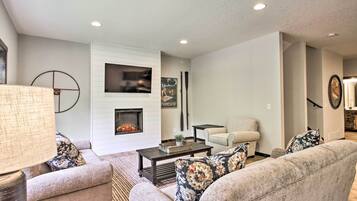 Apartment (5 Bedrooms) | Front of property