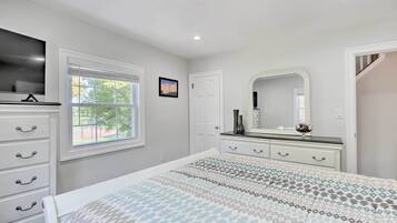 House (Multiple Bedrooms) | Interior