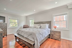 Interior - 6 Mi to Capitol Hill: Spacious Family Home in DC (Washington)