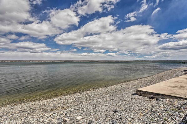 Cottage (2 Bedrooms) | Interior - Waterfront Portsmouth Cottage: 8 Mi. From Newport! (Portsmouth)