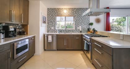 Funky Palm Springs Paradise Near Golf Courses