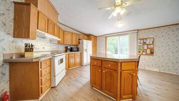 House (3 Bedrooms) | Interior